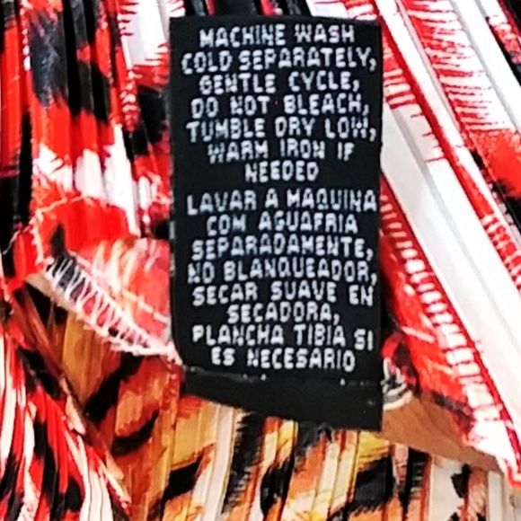 Top pull over multi-colored pleated top - Picture 3 of 5